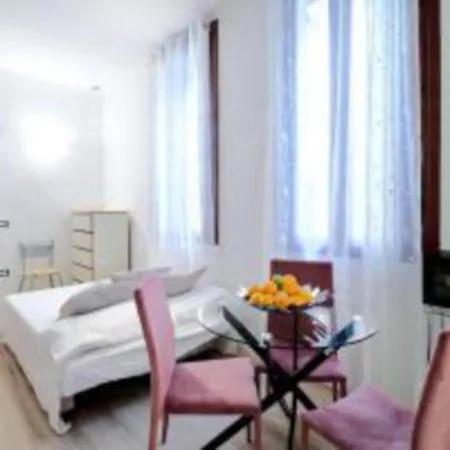Daire Navigli Grazioso Loft Per 4 Persone