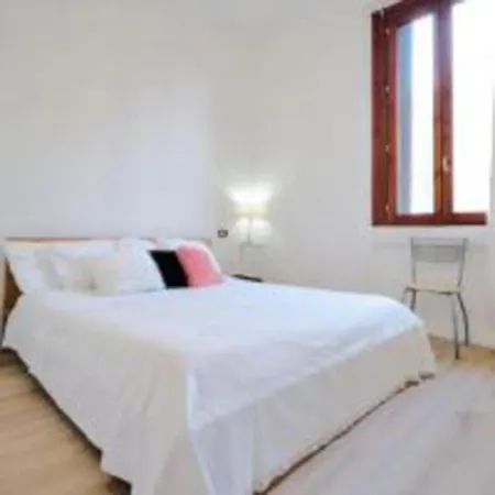 Daire Navigli Grazioso Loft Per 4 Persone